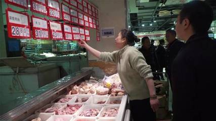 神農架突擊檢查超市冷凍食品，嚴把肉制品安全關